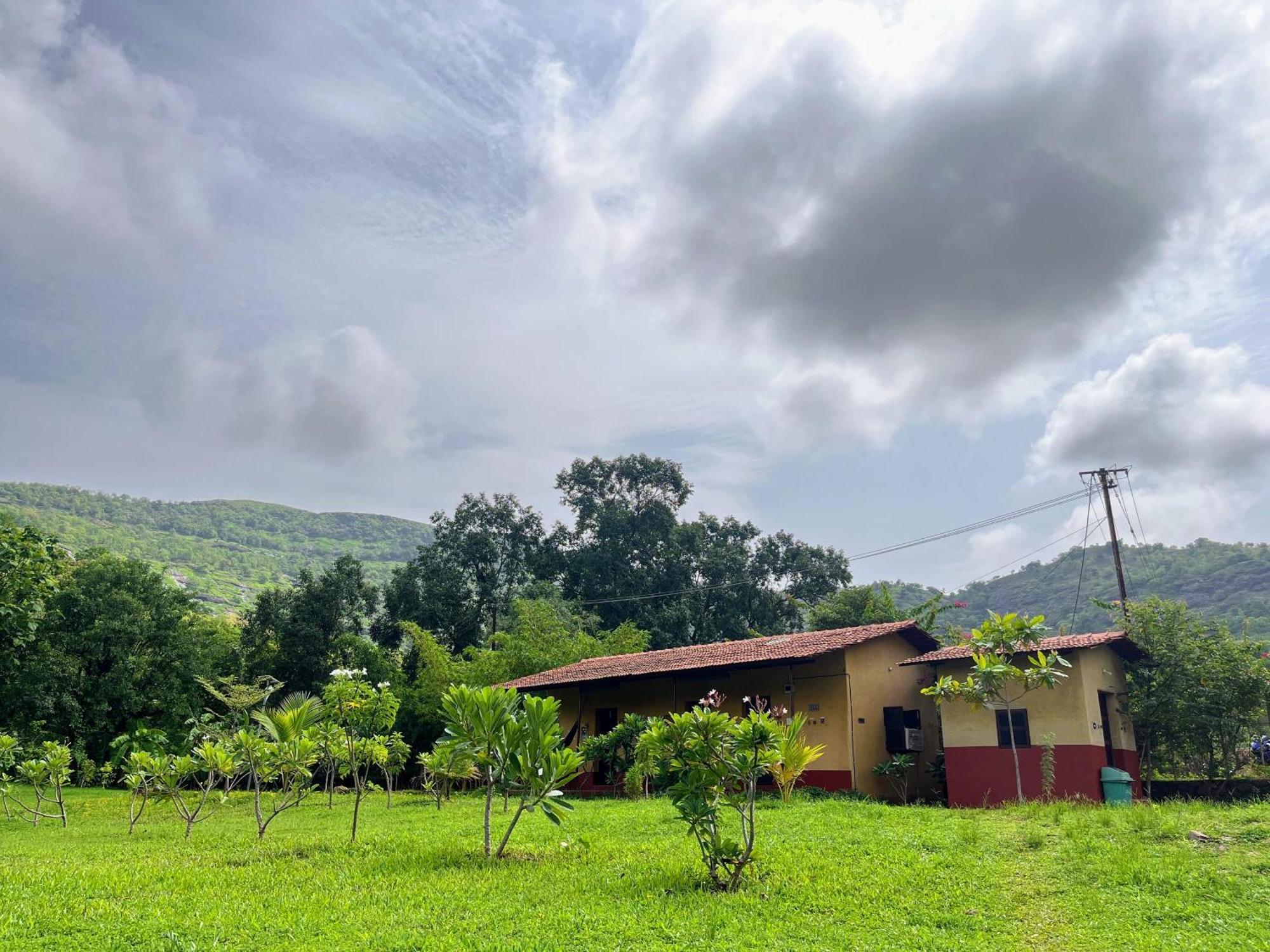 King'S Landing Karjat Exterior foto
